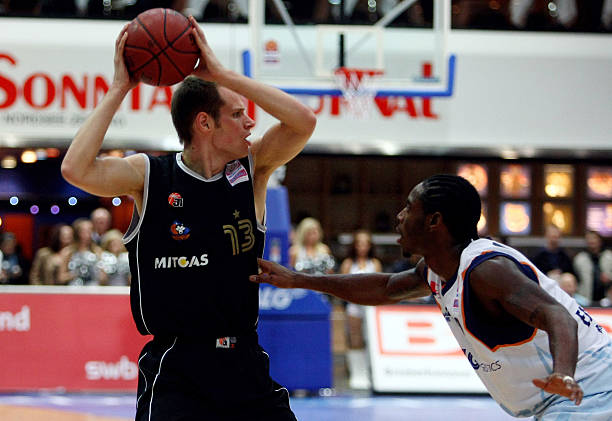 球队还有足 球队还有足